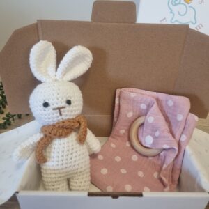 Snuggle Bunny – Rabbit Friend & Cuddly Square Set
